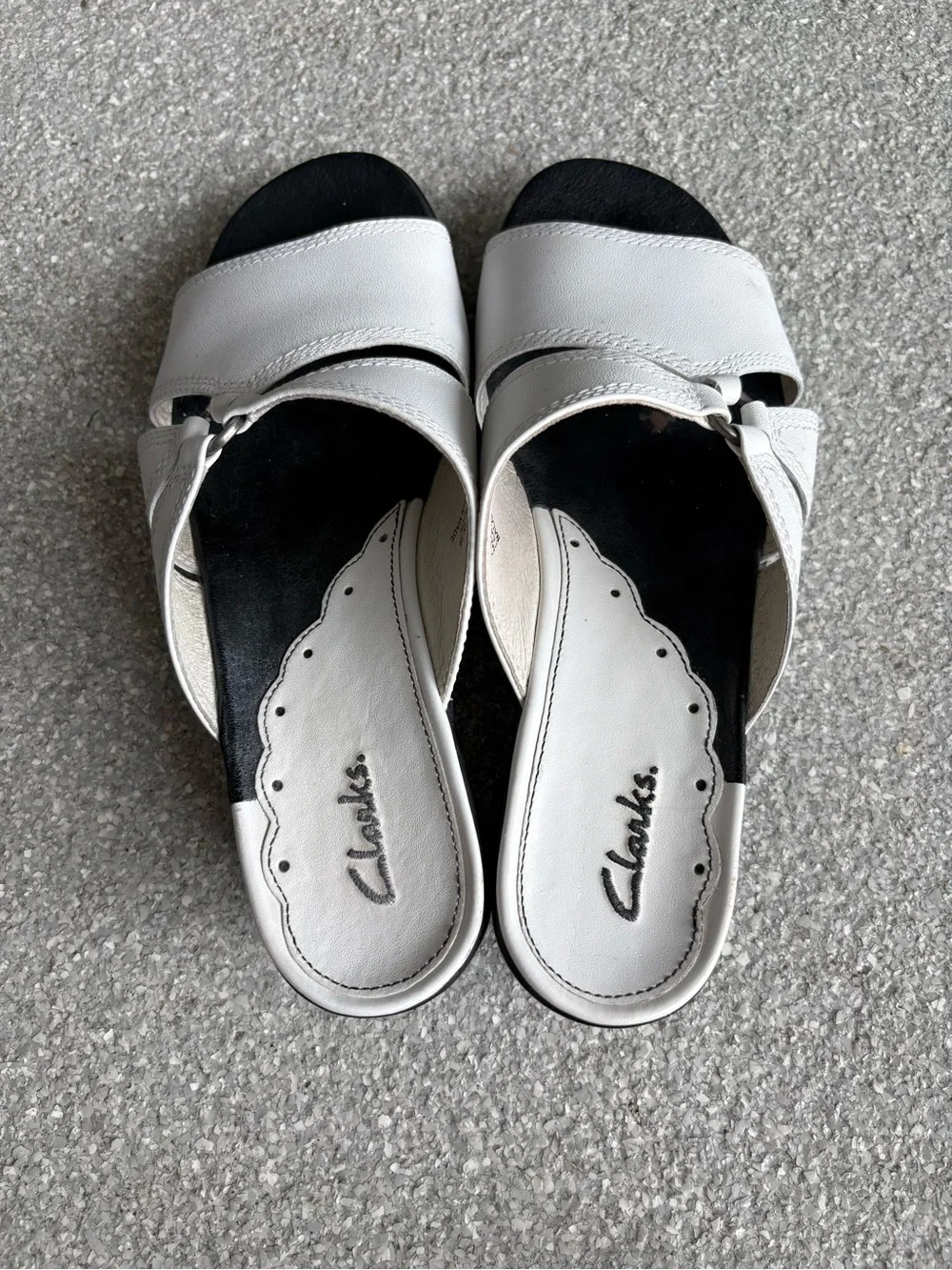 Clarks Women's Criss Cross White Leather Wedge Sandals size 9